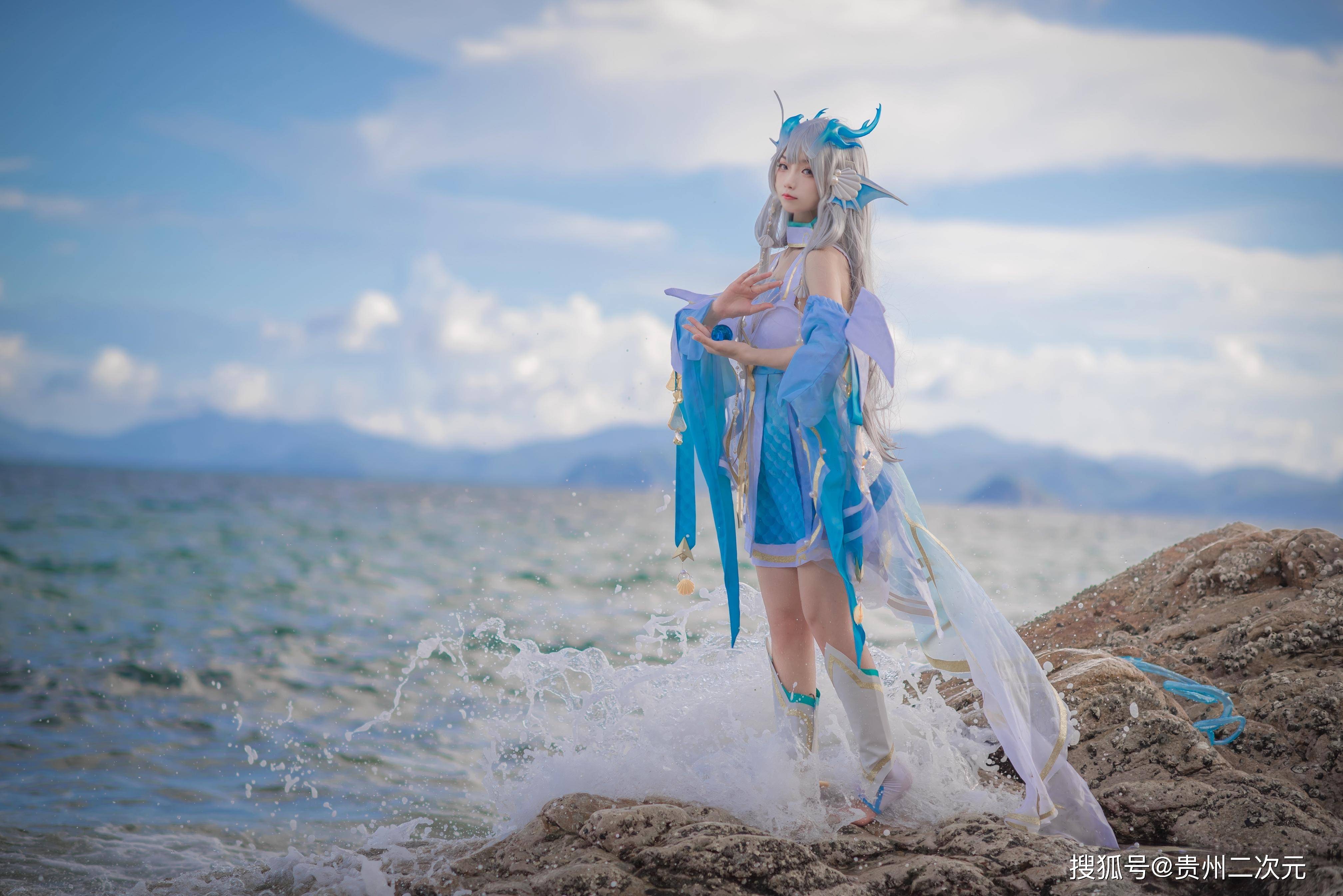 斗地主这牌该不该炸（斗地主这手牌要不要炸？）