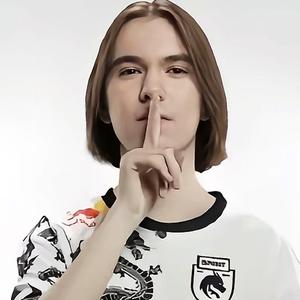 解析“跑得快”中的战术性弃牌：为了最后一击而选择战术潜伏。（跑得快战术弃牌解读：为终局一击蓄势潜伏）